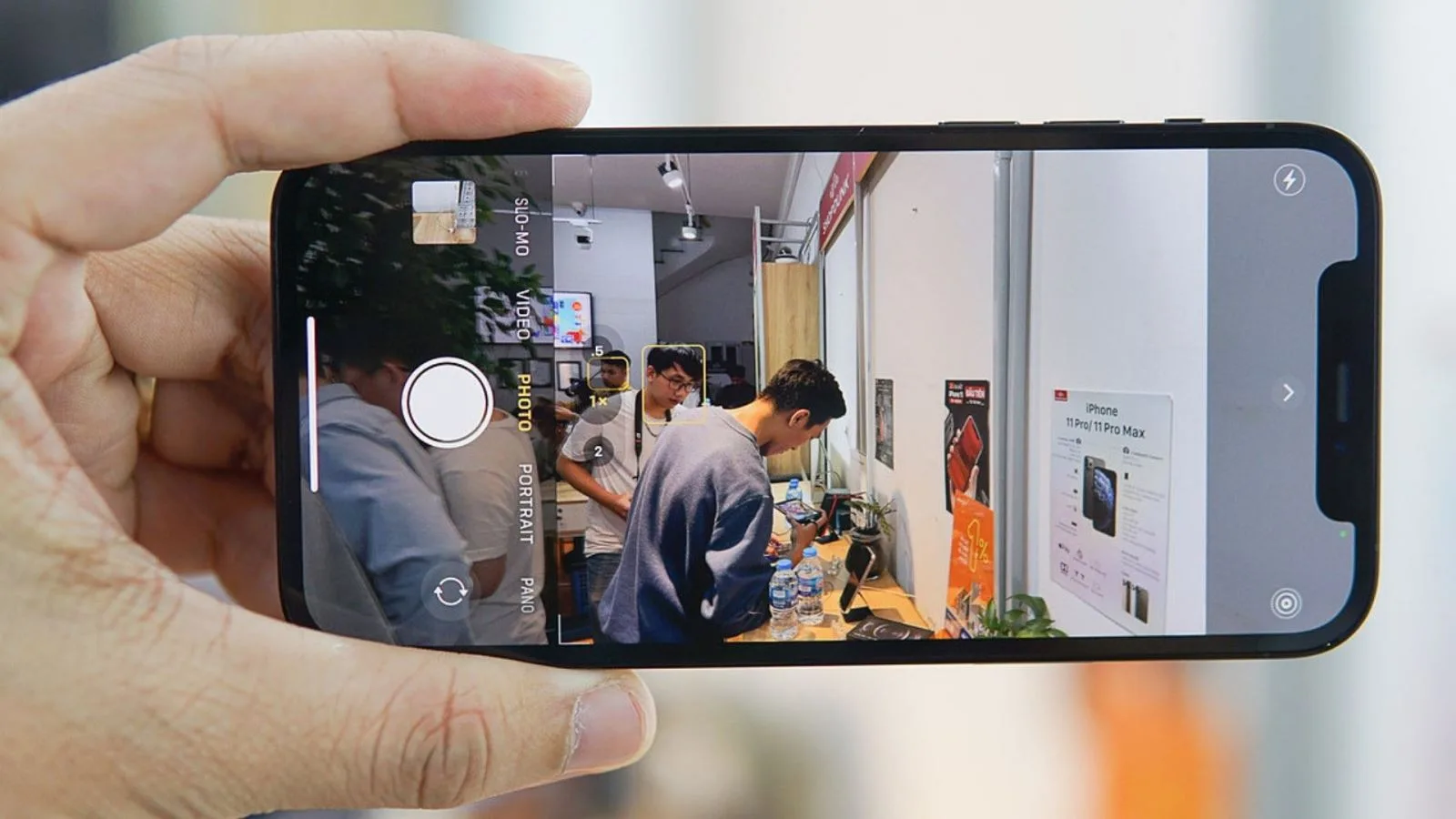 iPhone 15 Plus l&agrave; một thiết bị g&acirc;y ấn tượng ngay từ lần ra mắt, với thiết kế sang trọng, bộ xử l&yacute; mạnh mẽ, hệ thống camera k&eacute;p đặc trưng cho khả năng chụp ảnh sắc n&eacute;t, v&agrave; m&agrave;n h&igrave;nh chất lượng cao, mang lại trải nghiệm sử dụng tuyệt vời cho người d&ugrave;ng.