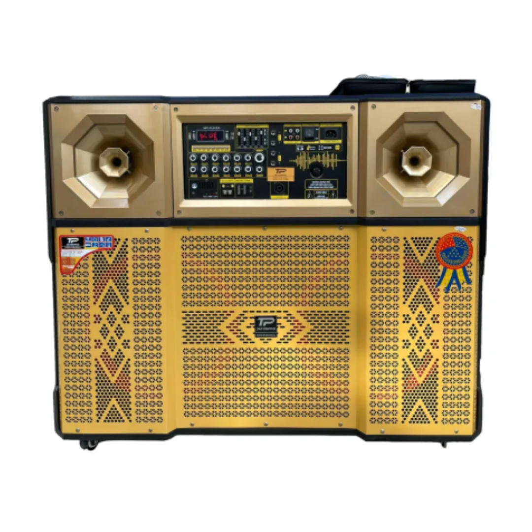 Loa k&eacute;o điện JatonPro TDB 300 l&agrave; một sản phẩm chất lượng cao của Điện M&aacute;y L&ecirc; Triều, mang đến trải nghiệm &acirc;m thanh đỉnh cao với c&ocirc;ng suất 1600W. Với thiết kế hiện đại, t&iacute;nh năng đa dạng v&agrave; độ bền cao, loa n&agrave;y l&agrave; sự lựa chọn ho&agrave;n hảo cho nhu cầu giải tr&iacute; v&agrave; sự kiện c&ocirc;ng cộng.