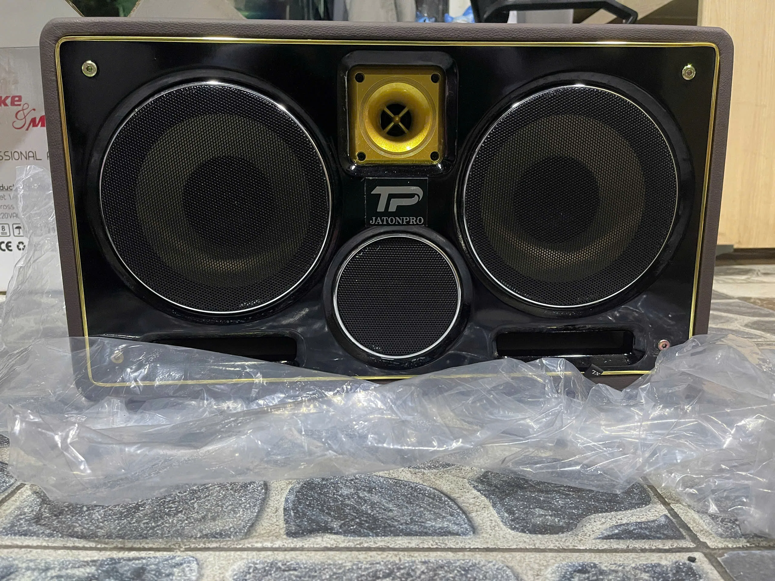 Loa K&eacute;o X&aacute;ch Tay JatonPro TP 06 &ndash; &Acirc;m Thanh Mạnh Mẽ, Thiết Kế Di Động