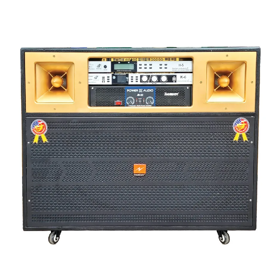 Loa k&eacute;o điện Thunder 4 tấc đ&ocirc;i 2800W JB24 l&agrave; một sản phẩm mạnh mẽ v&agrave; đa năng trong lĩnh vực &acirc;m thanh di động. Với c&ocirc;ng suất l&ecirc;n đến 2800W, loa k&eacute;o n&agrave;y mang đến khả năng ph&aacute;t ra &acirc;m thanh mạnh mẽ v&agrave; sống động, ph&ugrave; hợp cho c&aacute;c buổi tiệc, sự kiện v&agrave; c&aacute;c hoạt động giải tr&iacute; kh&aacute;c.