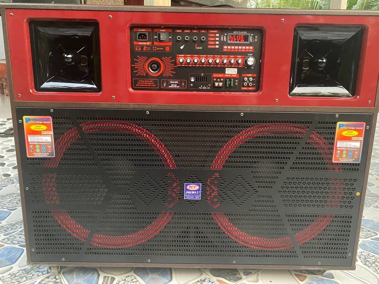 Nếu bạn đang t&igrave;m kiếm một hệ thống loa k&eacute;o mạnh mẽ, đa chức năng v&agrave; chất lượng cao, th&igrave; loa k&eacute;o jagumax 5 tấc đ&ocirc;i 1500w k-5000 sẽ l&agrave; sự lựa chọn ho&agrave;n hảo cho bạn. Với c&ocirc;ng suất l&ecirc;n đến 1500W, n&oacute; mang đến &acirc;m thanh mạnh mẽ vượt xa sự mong đợi.
