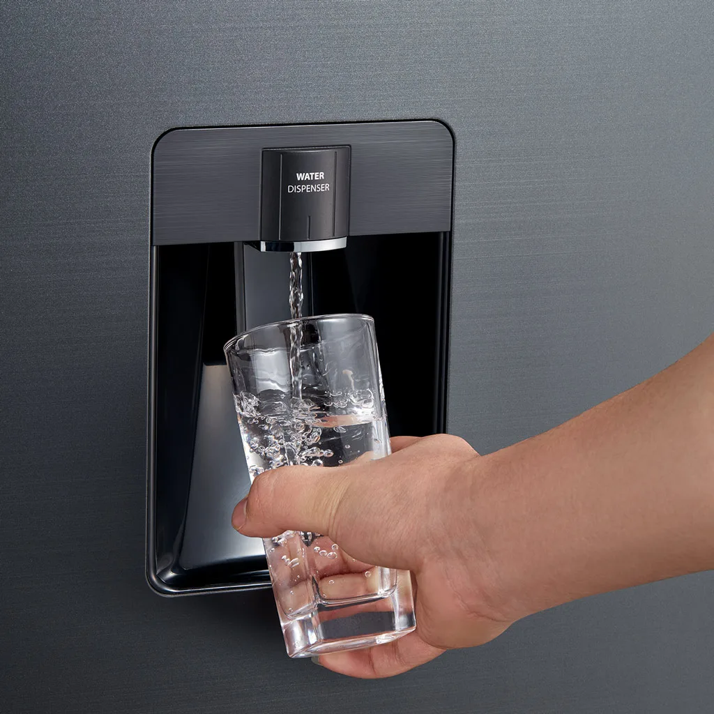 Tủ lạnh Toshiba GR-RT395WE-PMV(06)-MG là một sự lựa chọn lý tưởng cho những người có lối sống bận rộn, nhờ tính năng đặc biệt của nó như ngăn Cooling Zone tự động không cần rã đông cho thực phẩm đông lạnh và ngăn Origin Fresh giảm thiểu sự úng héo của rau củ. Bên cạnh đó, tủ lạnh này còn tiết kiệm năng lượng tuyệt vời và có chức năng lấy nước bên ngoài tiện lợi cho các gia đình có 3-4 thành viên.