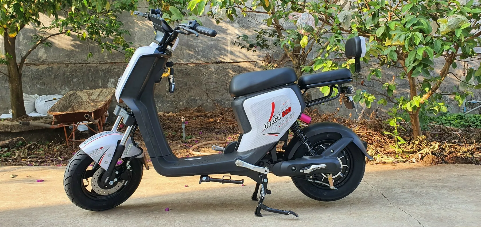 1. Thiết Kế Tinh Tế v&agrave; Hiện Đại: