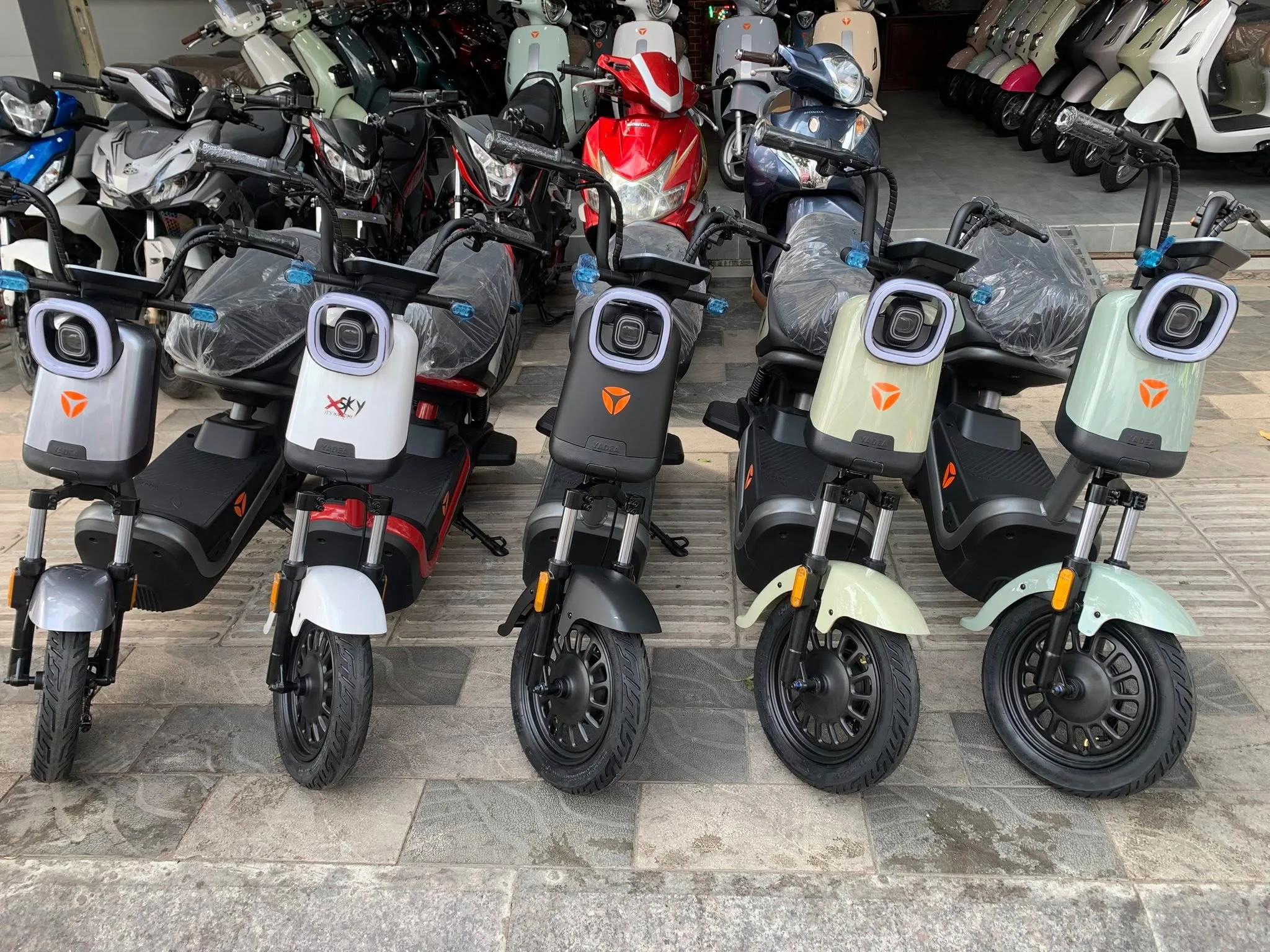 XE M&Aacute;Y ĐIỆN YADEA X SKY &ndash; PHONG C&Aacute;CH HIỆN ĐẠI, ĐẲNG CẤP TƯƠNG LAI TẠI ĐIỆN M&Aacute;Y TRẢ G&Oacute;P L&Ecirc; TRIỀU